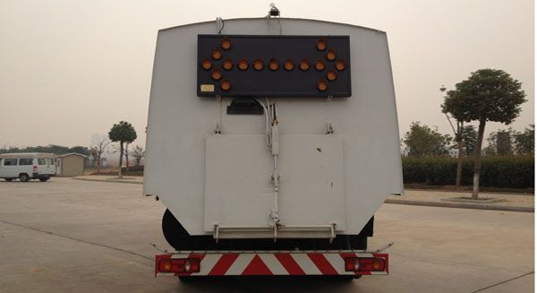 东风天锦扫路车