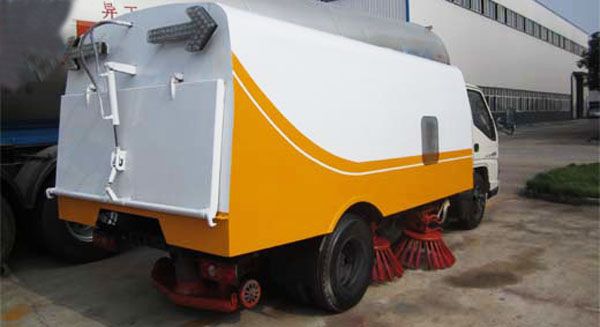 江铃扫路车