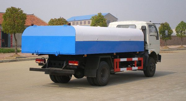 东风轻型自卸式垃圾车