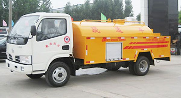 东风福瑞卡清洗车