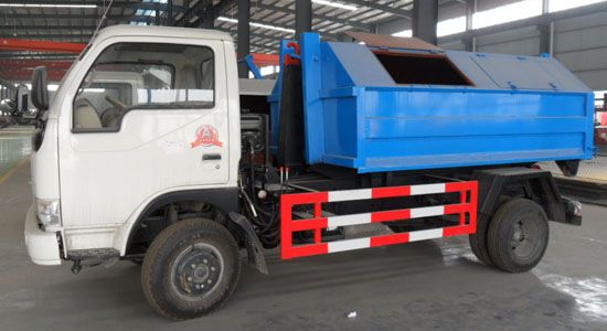 东风轻型车厢可卸式垃圾车