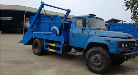 东风145摆臂式垃圾车