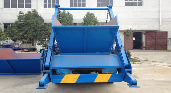 东风145摆臂式垃圾车