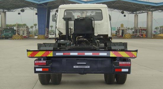 东风车厢可卸式垃圾车