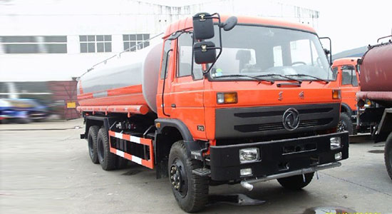 东风后双桥洒水车（20吨）