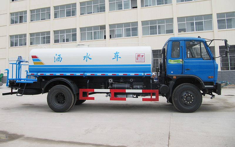 东风153型洒水车（15吨）