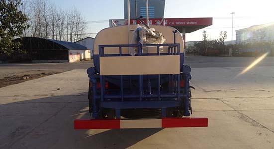 江铃洒水车（5吨）