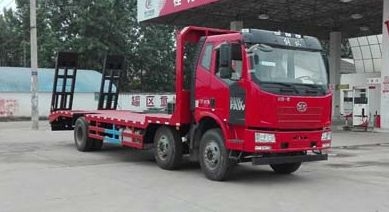 解放J6小三轴国五平板运输车