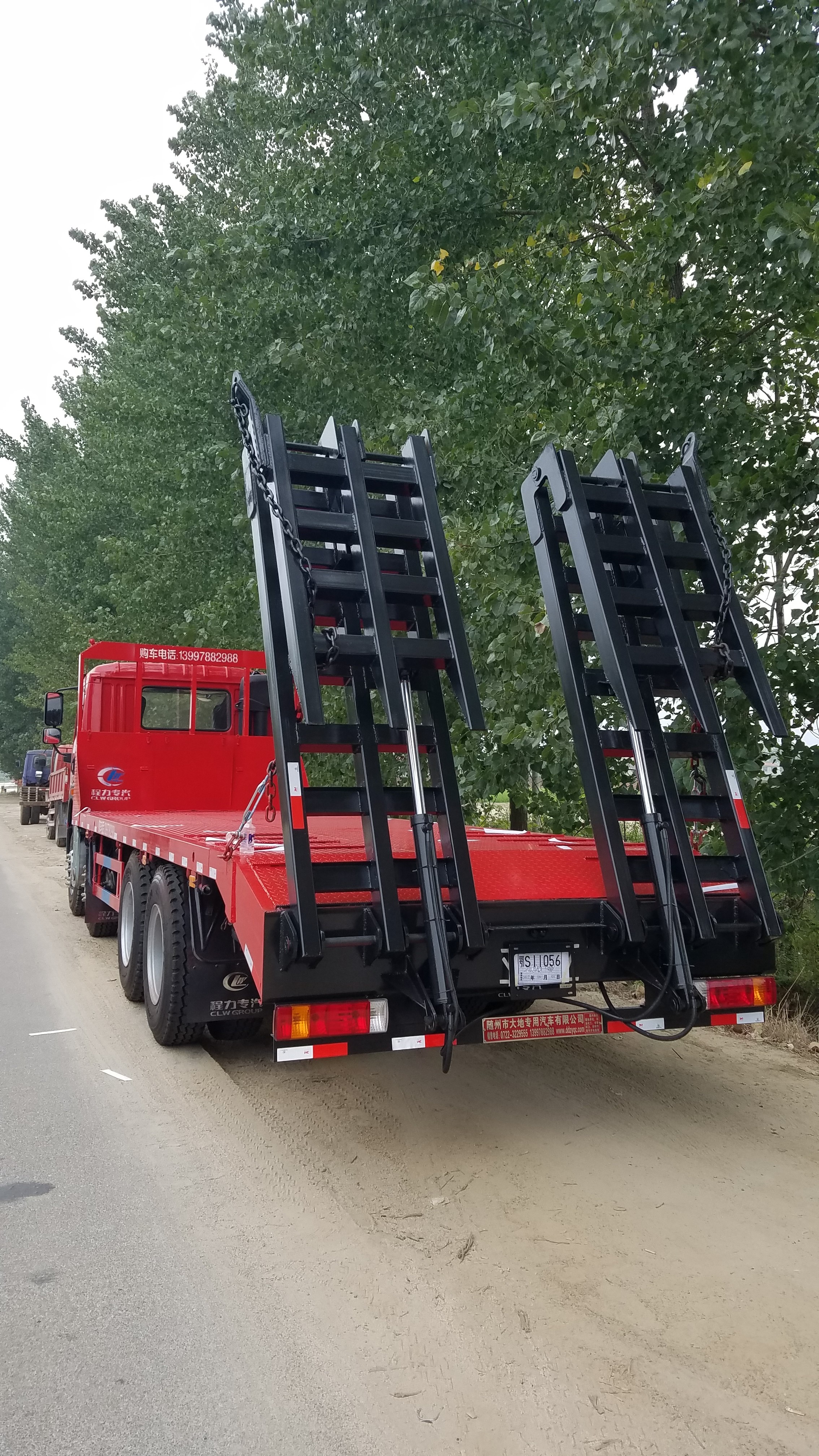 解放前四后八国五平板运输车