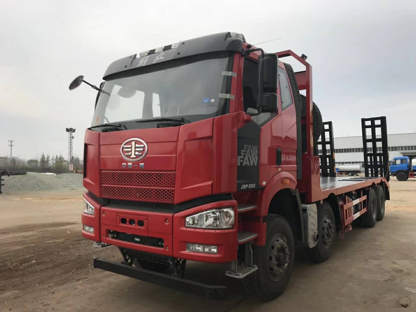 解放前四后八国五平板运输车