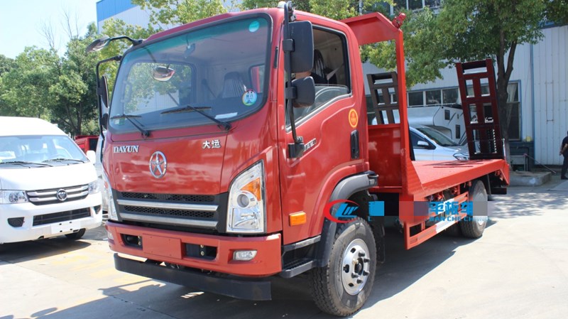 国六大运黄牌平板运输车