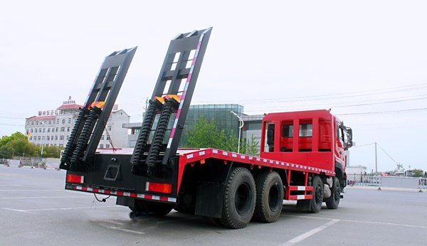 国六东风天龙前四后八平板运输车