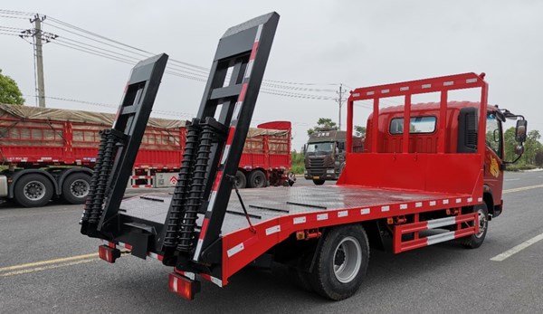 国六蓝牌重汽豪曼平板运输车