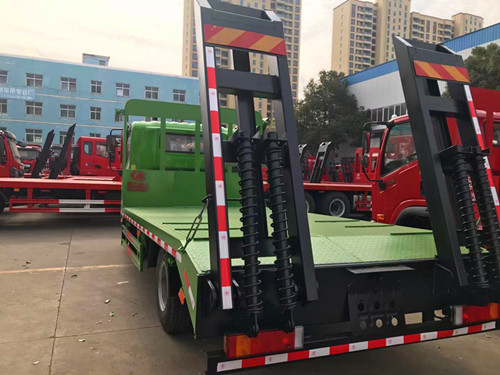 东风DV3平板运输车3米95轴距