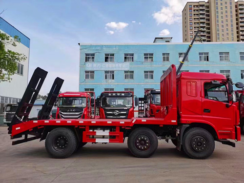 短轴距小三轴平板运输车