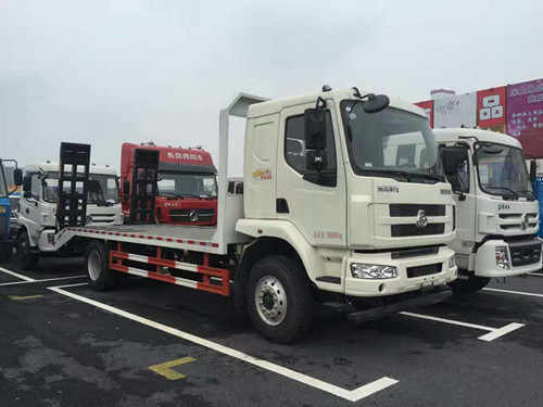 柳汽乘龙M3挖机拖车15吨以内挖掘机