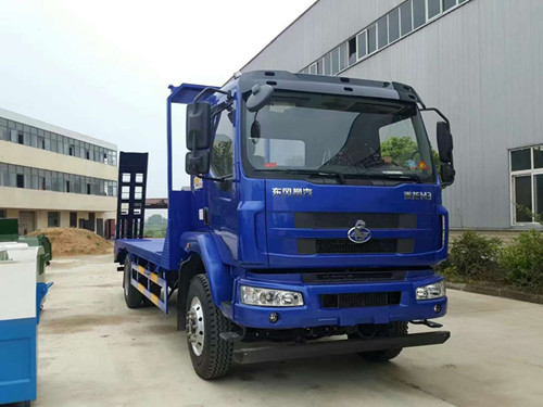 柳汽乘龙M3挖机拖车15吨以内挖掘机