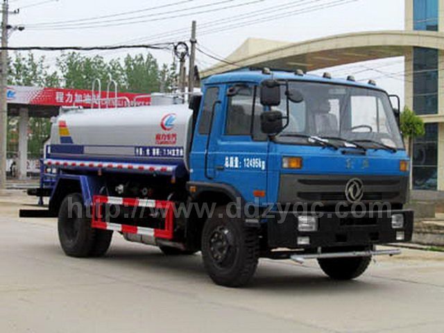 东风12吨洒水车 前冲后洒式