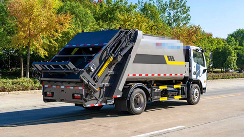 东风大福瑞卡压缩式垃圾车