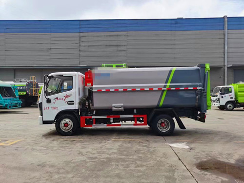 7.5方东风小多利卡侧装压缩垃圾车