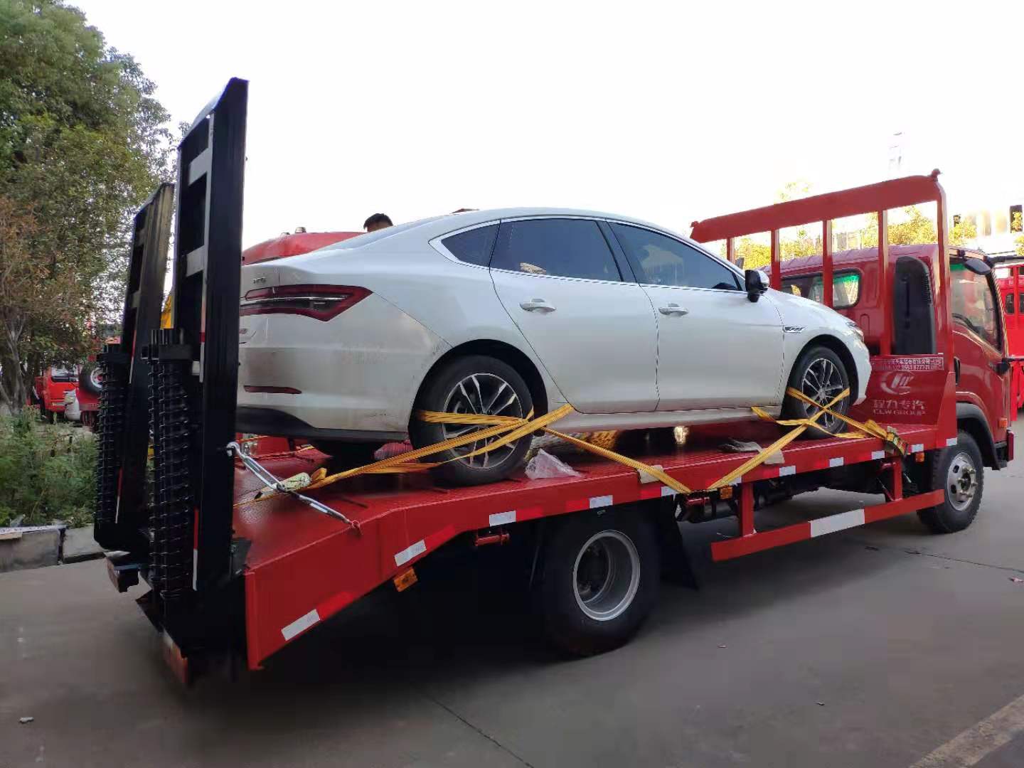 重汽王牌蓝牌8吨平板车