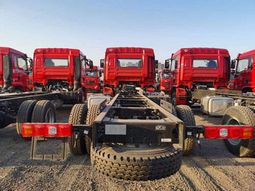 徐工8吨4节臂随车吊运输车