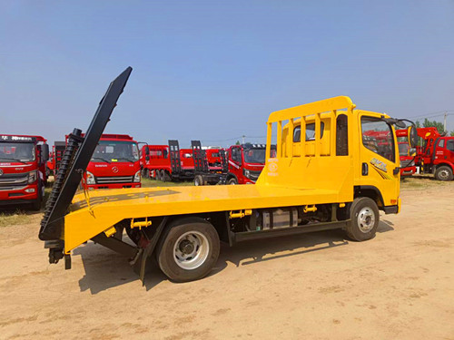 蓝牌解放爬山虎7吨挖机托板车