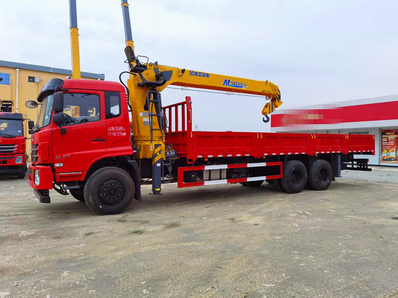 东风K5后八轮12吨随车吊