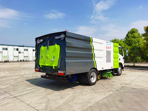 东风3800轴距洗扫车