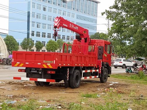 东风D3L后双桥12吨‮车随‬吊