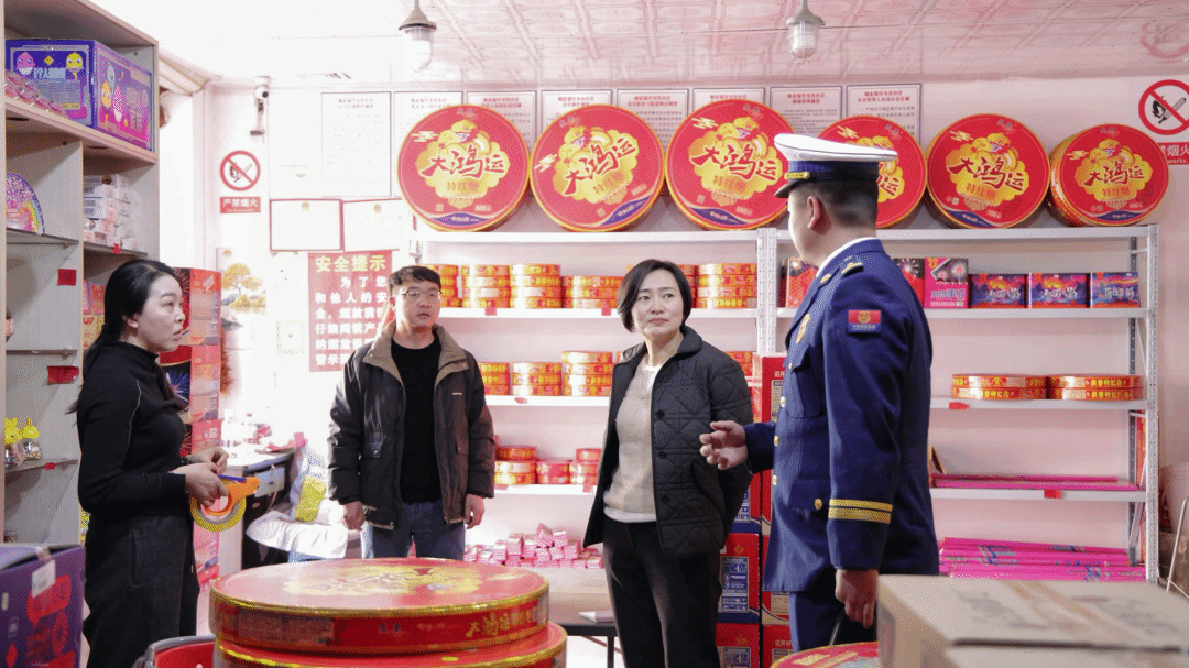 沈海燕检查城区烟花爆竹安全工作时强调：守牢安全关 过好平安年