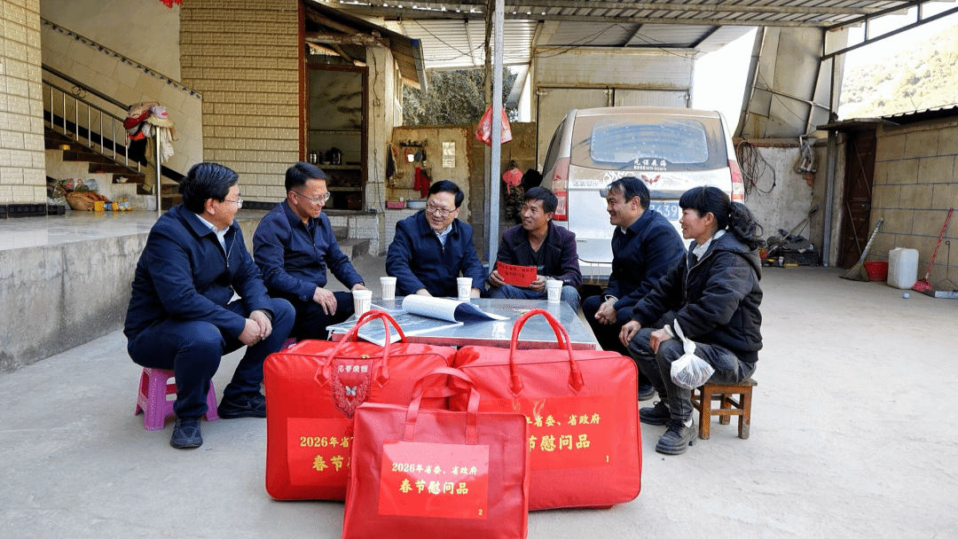 省州慰问组赴武定县走访慰问困难群众